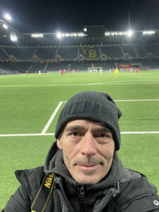 Selbstporträt | Match FC Weltreligionen FC Nationalrat | Stade de Suisse | 2022